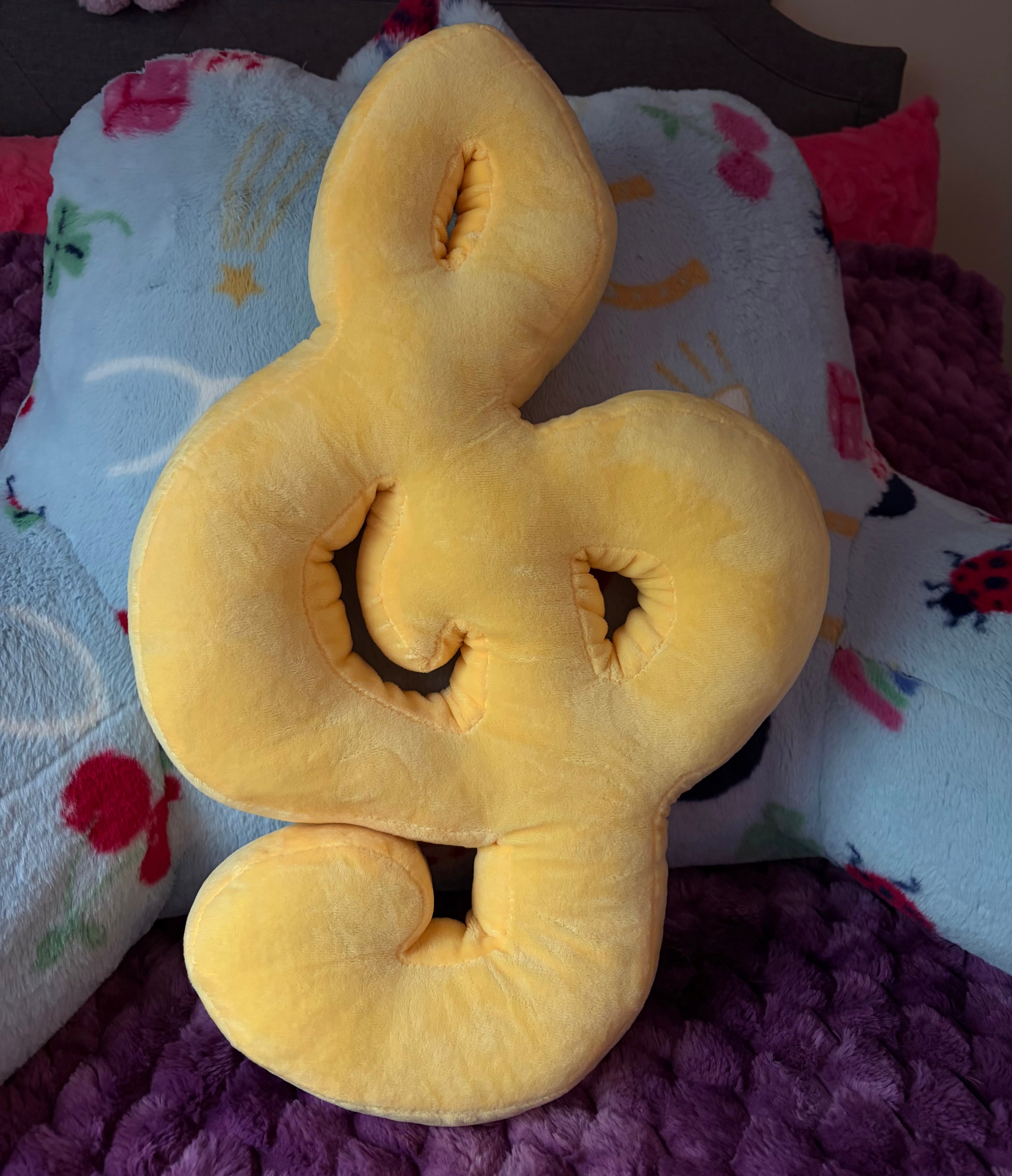 Cuddly Treble Clef Pillow ♡‧₊˚ 𝄞