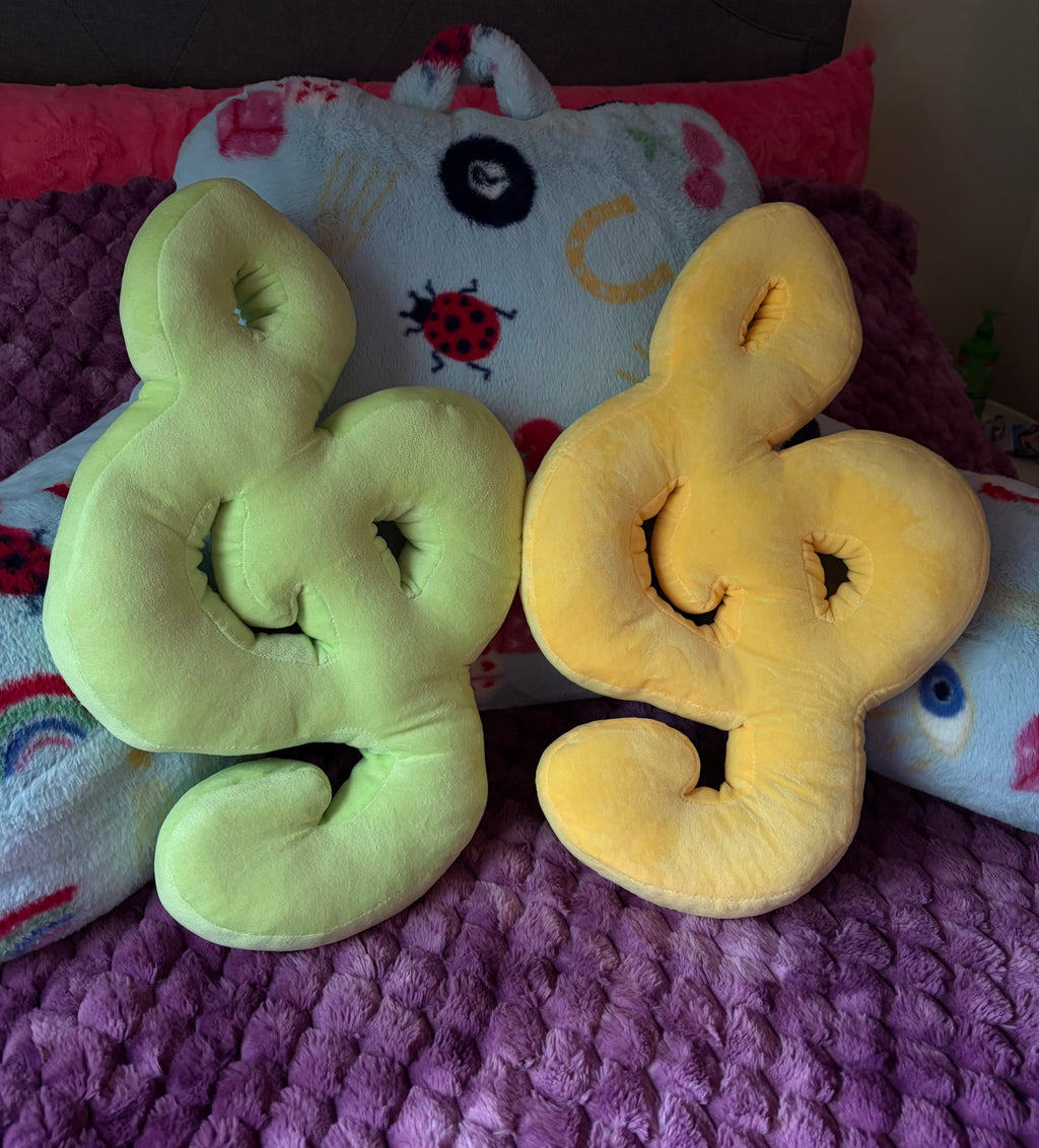 Cuddly Treble Clef Pillow ♡‧₊˚ 𝄞