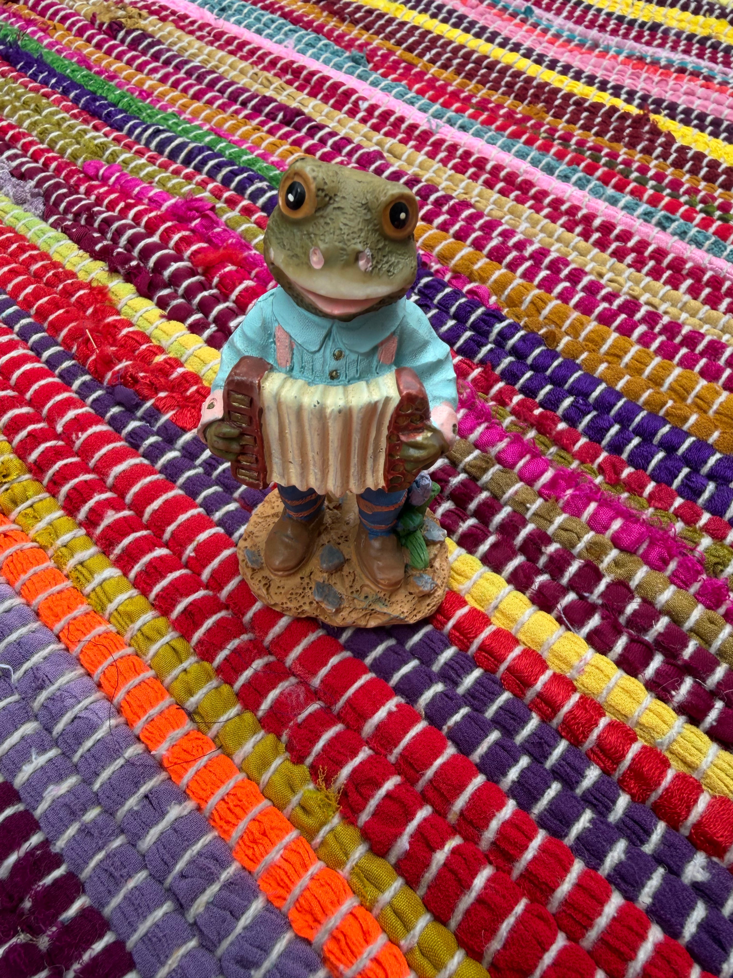 Vintage Frog Musician Figurine ᯓ‎𝄞𓆏
